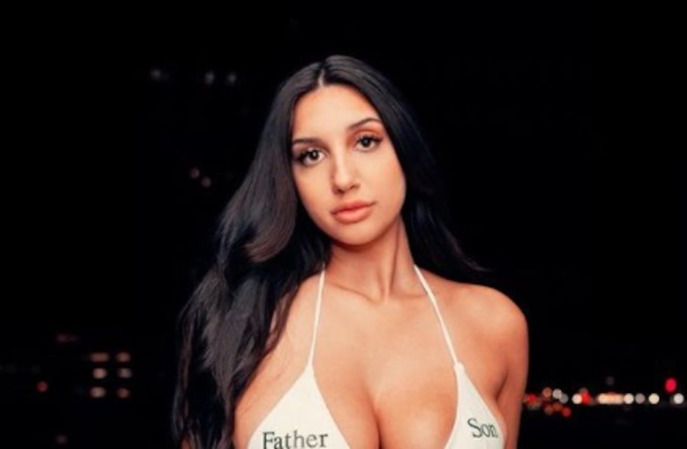 Mati Khalifa, la supuesta hermana de Mia, conquistó a sus fans desde la cama