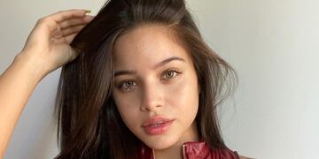 Emilia Mernes estuvo en una fiesta en Brasil y bailó muy cerca del futbolista.