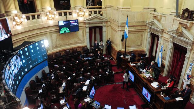 Claudia Ledesma Abdala y senador Marcelo Fuentes en el Senado . Argentina Foto Federico Lopez Claro