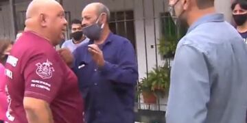 El agresor tuvo palabras deleznables para una vecina y amenazó a los periodistas de Canal 10.