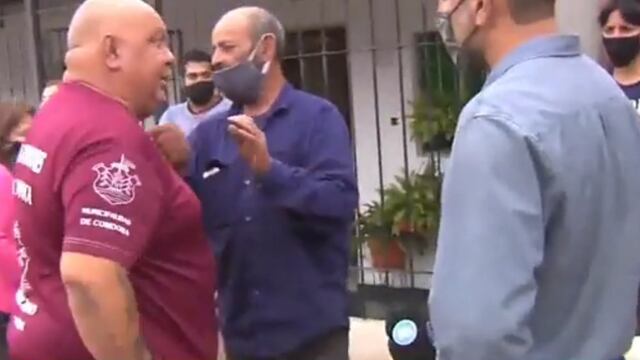 El agresor tuvo palabras deleznables para una vecina y amenazó a los periodistas de Canal 10.