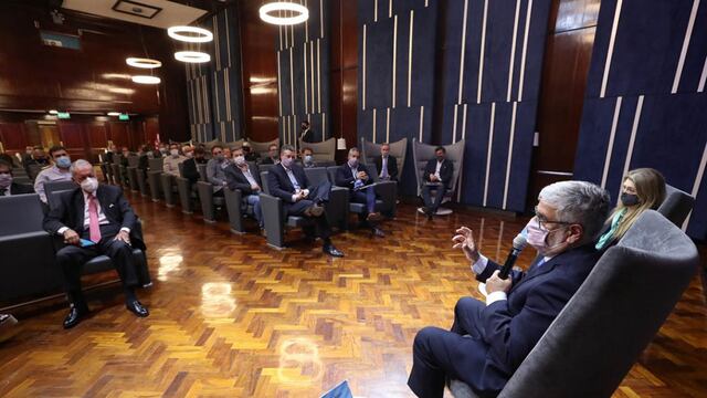 El secretario de Comercio Roberto Feletti en la reunión con empresarios para definir el congelamiento de precios.