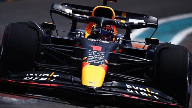 Verstappen, ganador con Red Bull en Azerbaiyán.