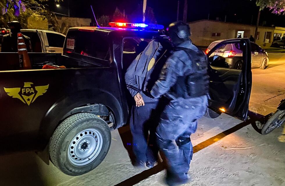 Sacanta: en un operativo, FPA detuvo a un hombre y cerró un kiosco por venta de cocaína