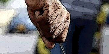 Posadas: lo apuñalaron en el pecho para robarle el celular.