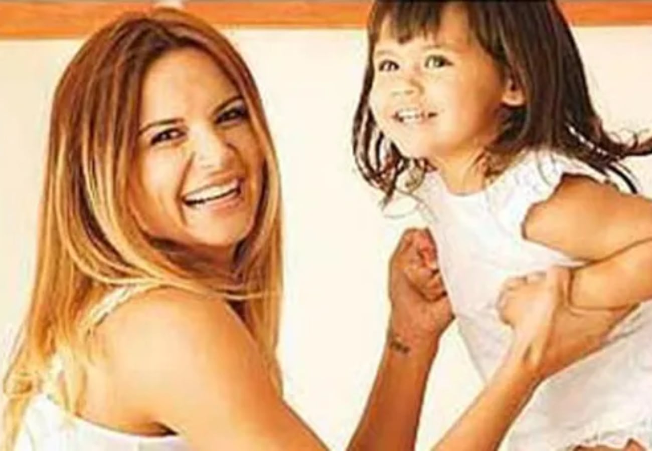 Amalia Granata junto a Uma