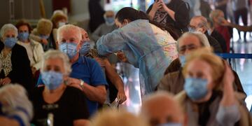 Este lunes prosigue la campaña de vacunación, con primera dósis.