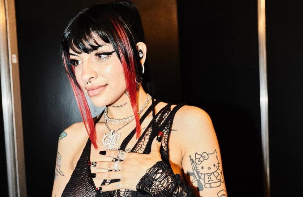 Cazzu compartió postales románticas de su viaje con Christian Nodal y una foto inédita con Rosalía