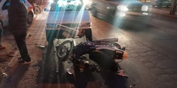 Un motociclista fue atropellada en la Av. Cárcano