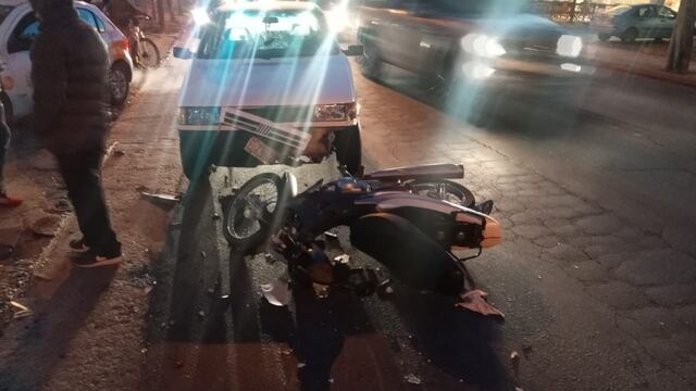 Un motociclista fue atropellada en la Av. Cárcano
