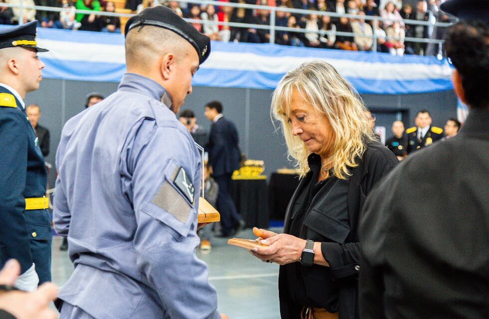 “Desde que tomamos la gestión nos hemos dedicado a profesionalizar a las Fuerzas de Seguridad”