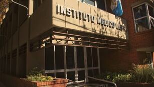 Los cuerpos fueron trasladados al Instituto Médico Legal para hacer las autopsias.