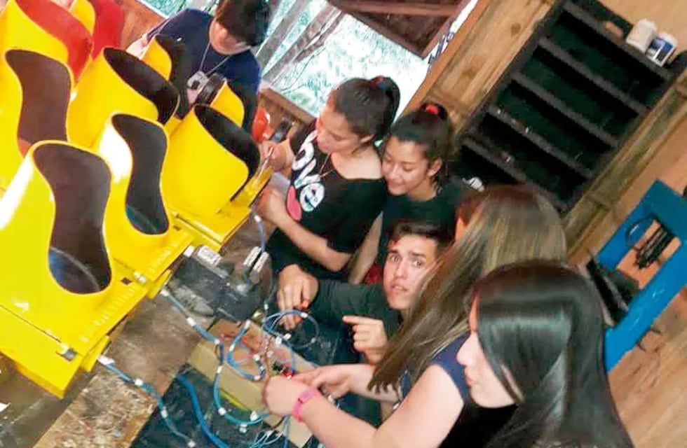 Alumnos de El Soberbio donaron semáforos a Colonia Aurora