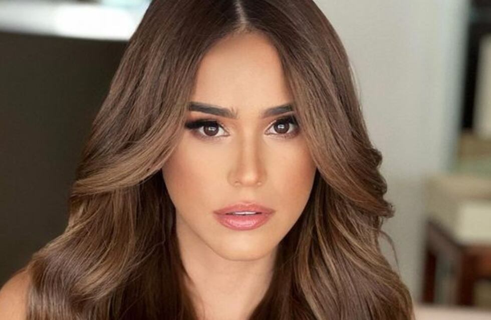 A puro brillo: Yanet García posó con un body plateado y mostró su lado más sexy