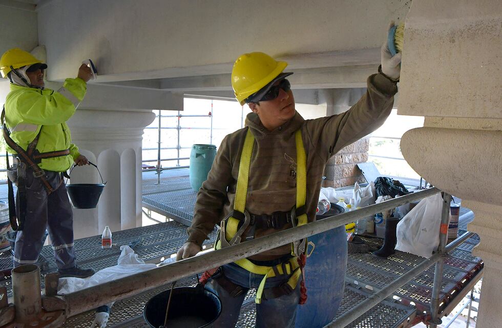 La desocupación cayó a 6,2% al cierre del segundo trimestre