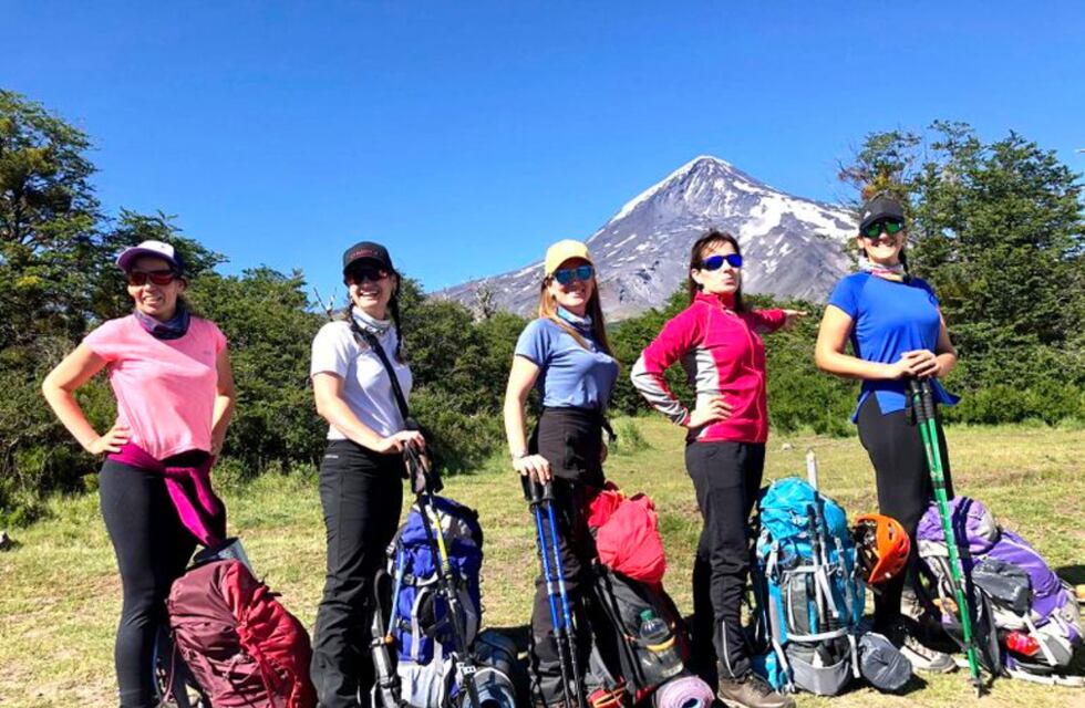 Ascenso a la montaña: cinco mujeres unidas por sus historias de vida y una aventura