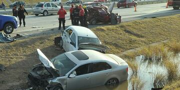 Tragedia de Circunvalación. El 17 de mayo, un conductor alcoholizado embistió a dos autos estacionados y provocó la muerte de dos jóvenes. (Javier Ferreyra/La Voz)