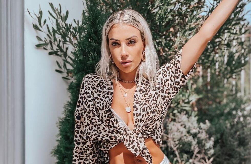 Bianca Iovenitti encendió las redes con una microbikini en su jacuzzi