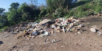 Basura en los caminos rurales de Rafaela