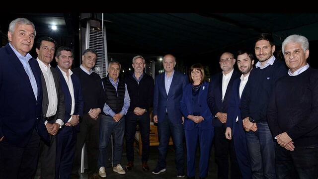 Patricia Bullrich, junto a la "liga" de gobernadores y candidatos de Juntos por el Cambio. (La Voz)