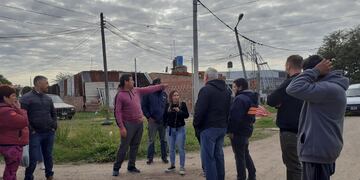 Funcionarios del Ejecutivo recorrieron el sector y prometieron obras