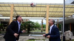 El Luifa Artime y Andrés Fassi, presidentes de Belgrano y Talleres, en los juegos de los millones (La Voz / Archivo).