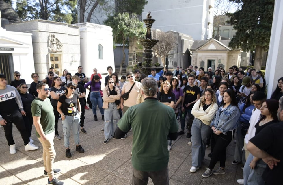 Historias de amor y desamor: la propuesta por el mes de los enamorados del cementerio San Jerónimo de Córdoba