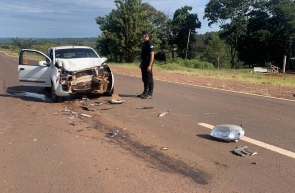 Choque entre un auto y un camión en San Pedro dejó dos heridos