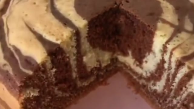 Cómo hacer bizcochuelo marmolado.