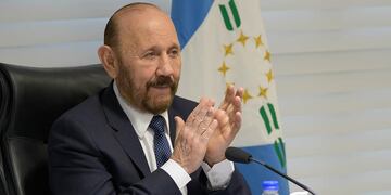 El gobernador de Formosa, Gildo Insfrán, no se vacunó por ser mayor de 60