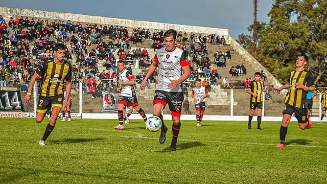 Con gol de Leandro Jeva Sporting rescató sobre el final un empate ante Olimpo. (Foto: prensa Sporting).