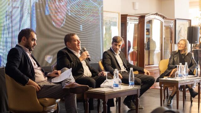 Se intercambiaron experiencias con otros jefes comunales y se compartió el relevamiento de la normativa existente en materia de ética pública