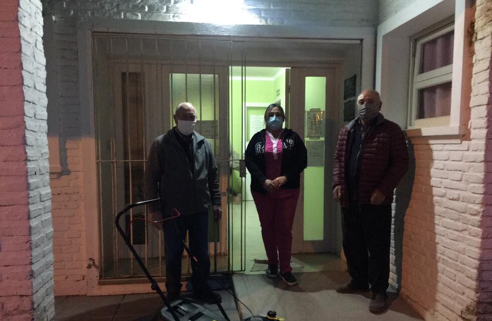 Donan cortadora de cesped al Centro de Salud de Orense