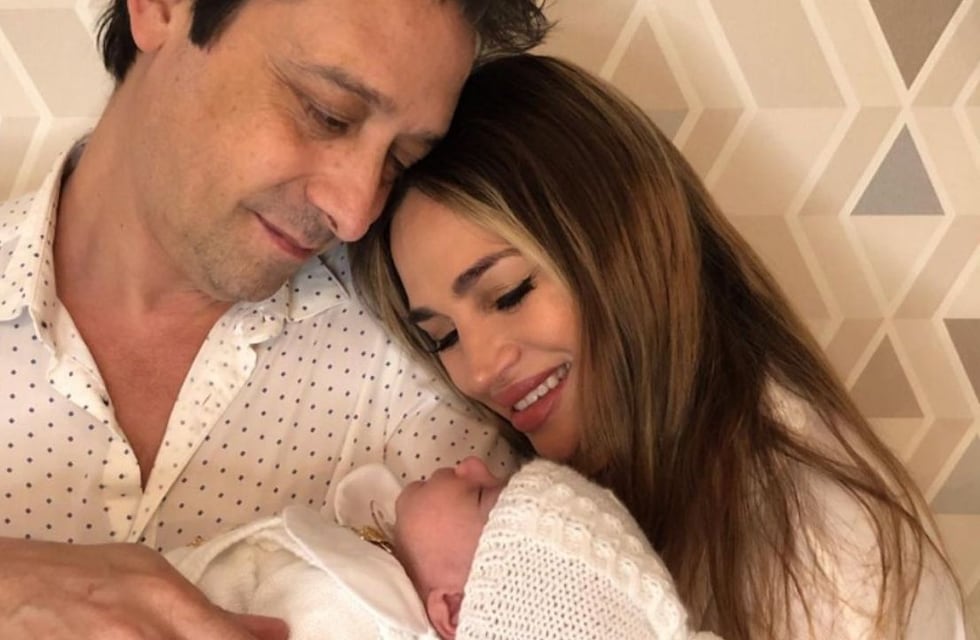 Belén Francese festejó el primer mes de su hijo Vitto a lo grande: hubo torta, cupcakes y hasta souvenirs