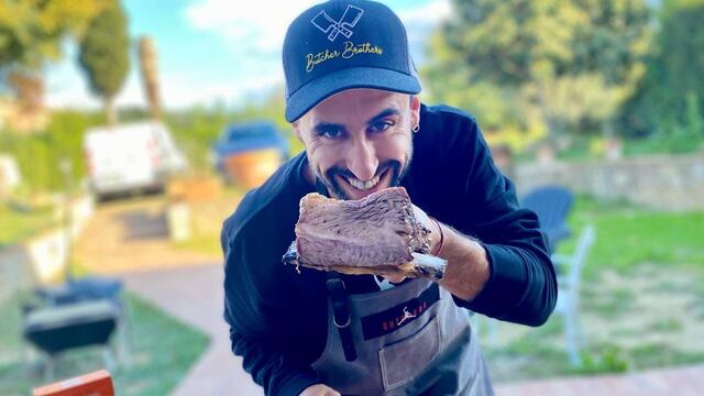 Tonchi, el sanjuanino que se lleva los aplausos de los italianos con sus asados.