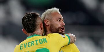 Brasil le ganó sobre el final a Colombia