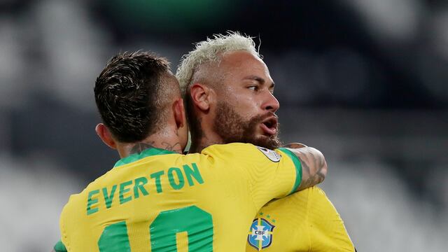 Brasil le ganó sobre el final a Colombia