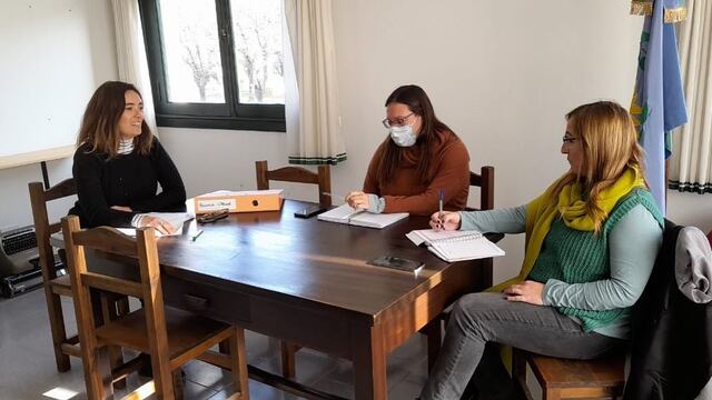 Equipo técnico de la  Dirección de Mujeres, Género y Diversidad de visita a Orense y San Francisco de Bellocq