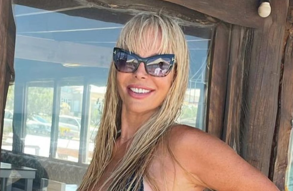 Con 71 años, Graciela Alfano colapsó Instagram con una microbikini negra