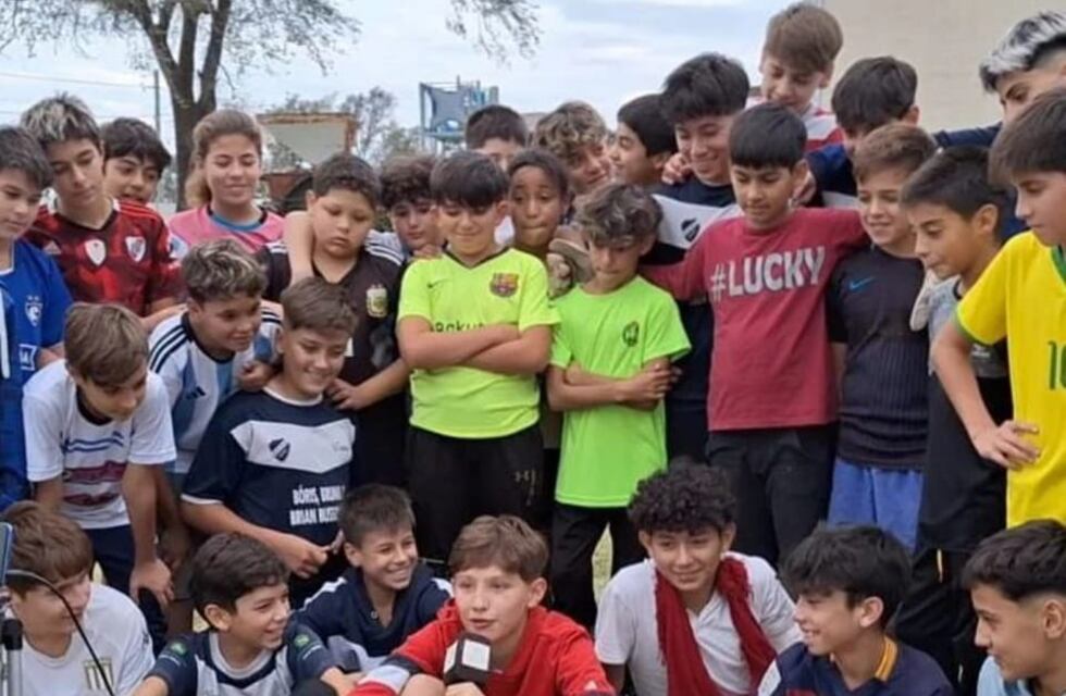 Un ejemplo: niños limpiaron un baldío en Córdoba, lo convirtieron en potrero y organizaron un torneo