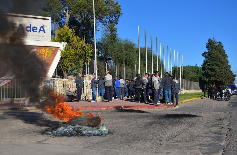 El dolor de los empleados de Fadea por el cierre de 72 horas en Córdoba: “Perdimos dignidad”