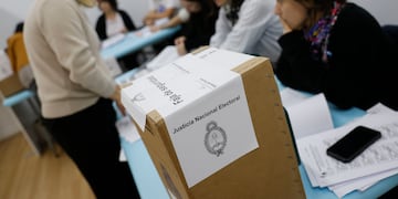 Elecciones legislativas 2025: fecha de padrones, presentación de candidatos y qué se vota el 26 de octubre. (EFE/Mariscal)