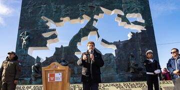 Acto oficial en conmemoración del Día del Veterano y de los Caídos en la Guerra de Malvinas.