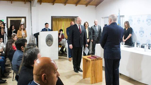 Intendente Daniel Harrington junto a su Gabinete.