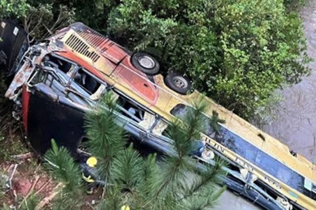 Continúan internados con pronóstico reservado los heridos del trágico choque en Campo Viera.