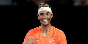 Rafael Nadal sorprendido por el gesto de una espectadora (REUTERS/Loren Elliott/File Photo).