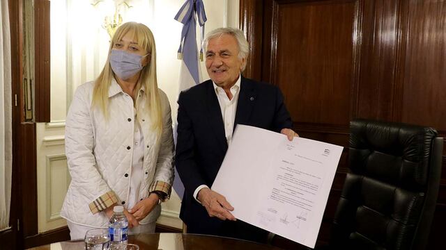 Distinguieron al doctor Zin en Tucumán.