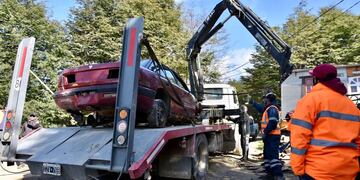 La Municipalidad realizó una jornada de limpieza en los barrios Dos Banderas, Las Raíces y La Cima.