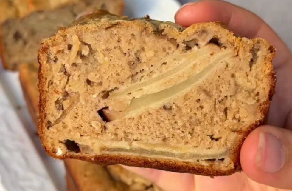 Cómo hacer un budín de manzana versión saludable: la receta ideal para una merienda liviana