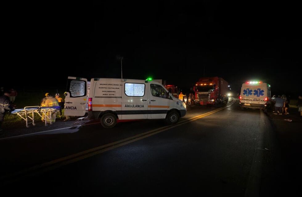 Una adolescente de 16 años murió tras un choque entre un camión y un auto en Córdoba